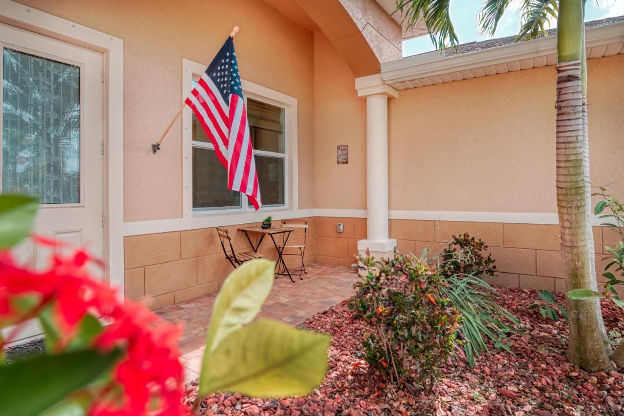 Villa Holiday Sunrise Cape Coral Extérieur photo